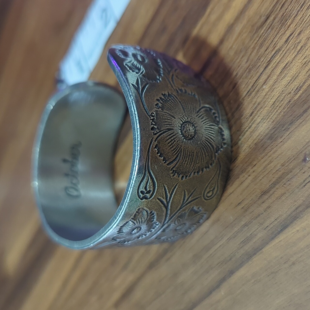 Salisbury pewter cuff bracelet October flowers cosmos silver tone - Picture 8 of 9